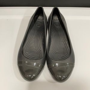 Size 6 crocs flats
